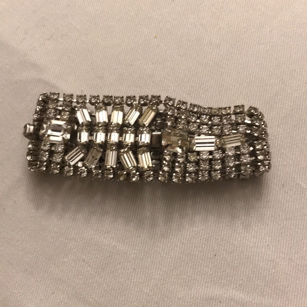 Diamond studded necklace
